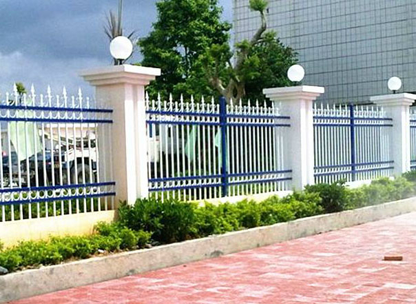 工廠(chǎng)圍墻護欄