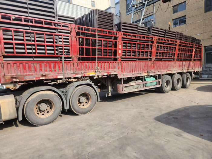 鋅鋼百葉窗裝車(chē)發(fā)貨